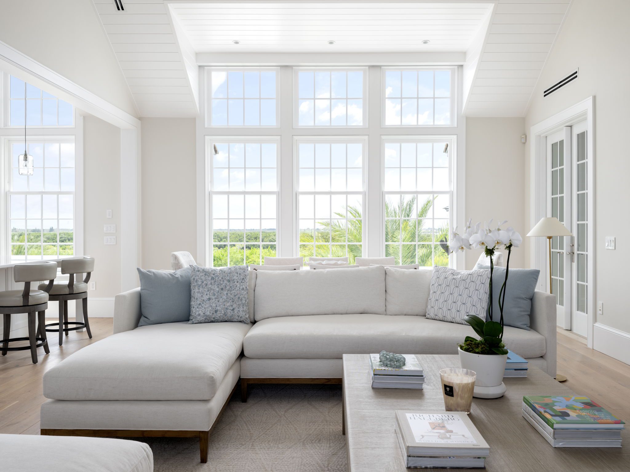 LIVING / DINING ROOM