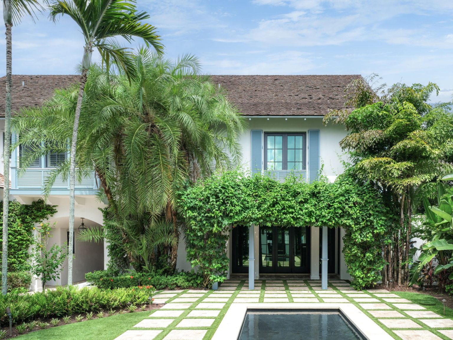 REFLECTING POOL & PERGOLA