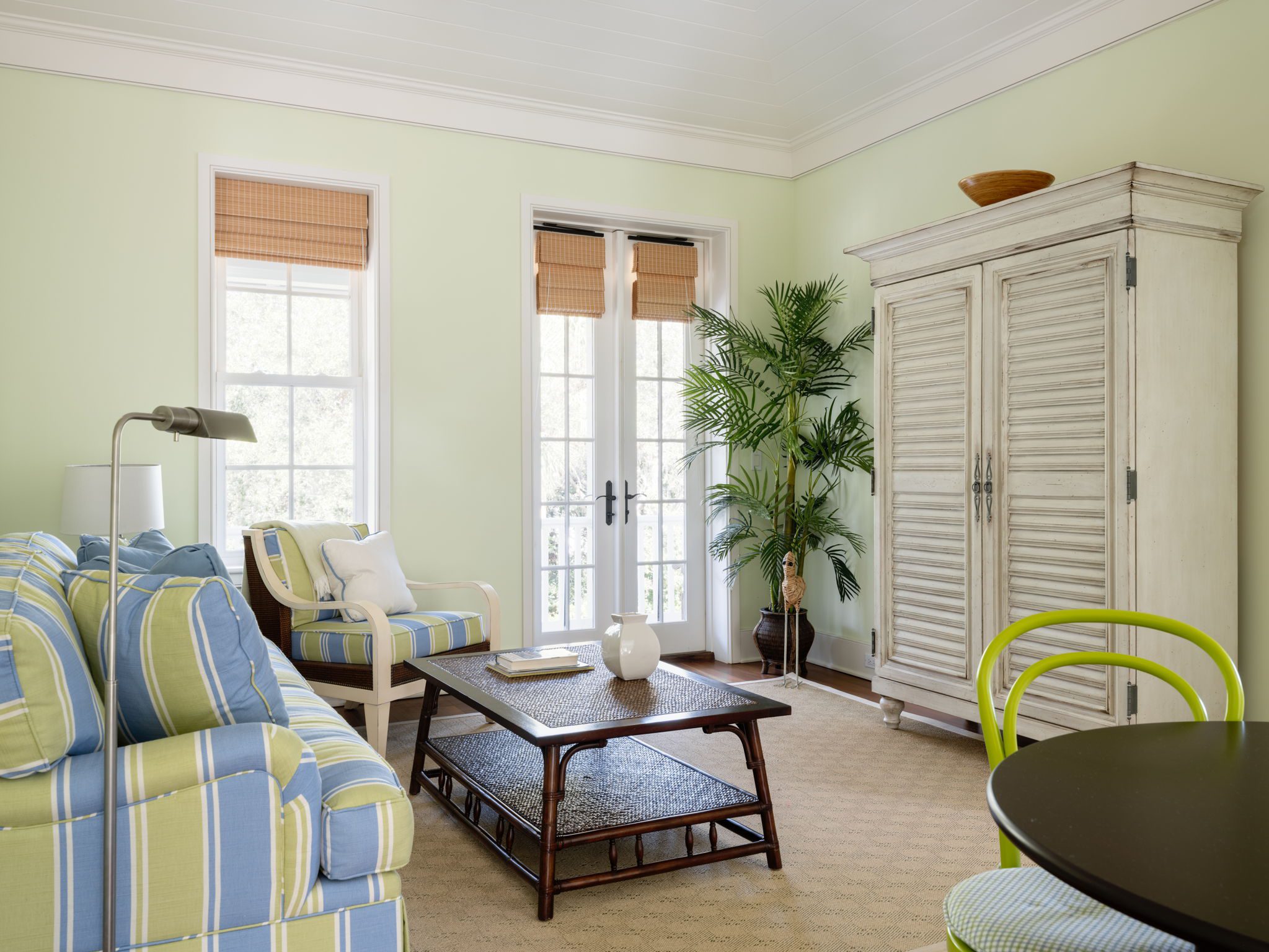 CARRIAGE HOUSE SITTING CARRIAGE HOUSE SITTING