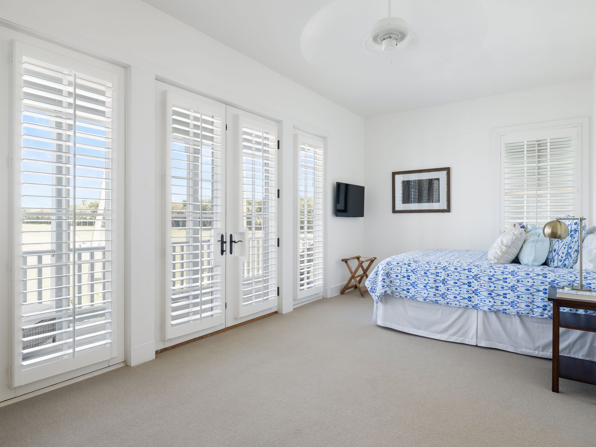 CARRIAGE HOUSE SITTING