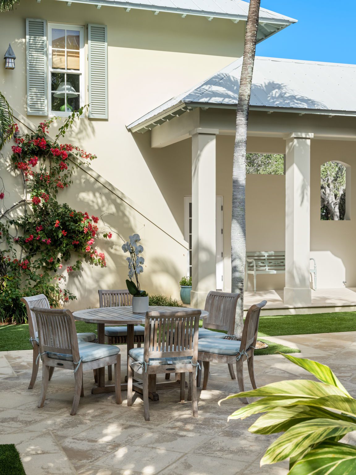 CARRIAGE HOUSE CARRIAGE HOUSE