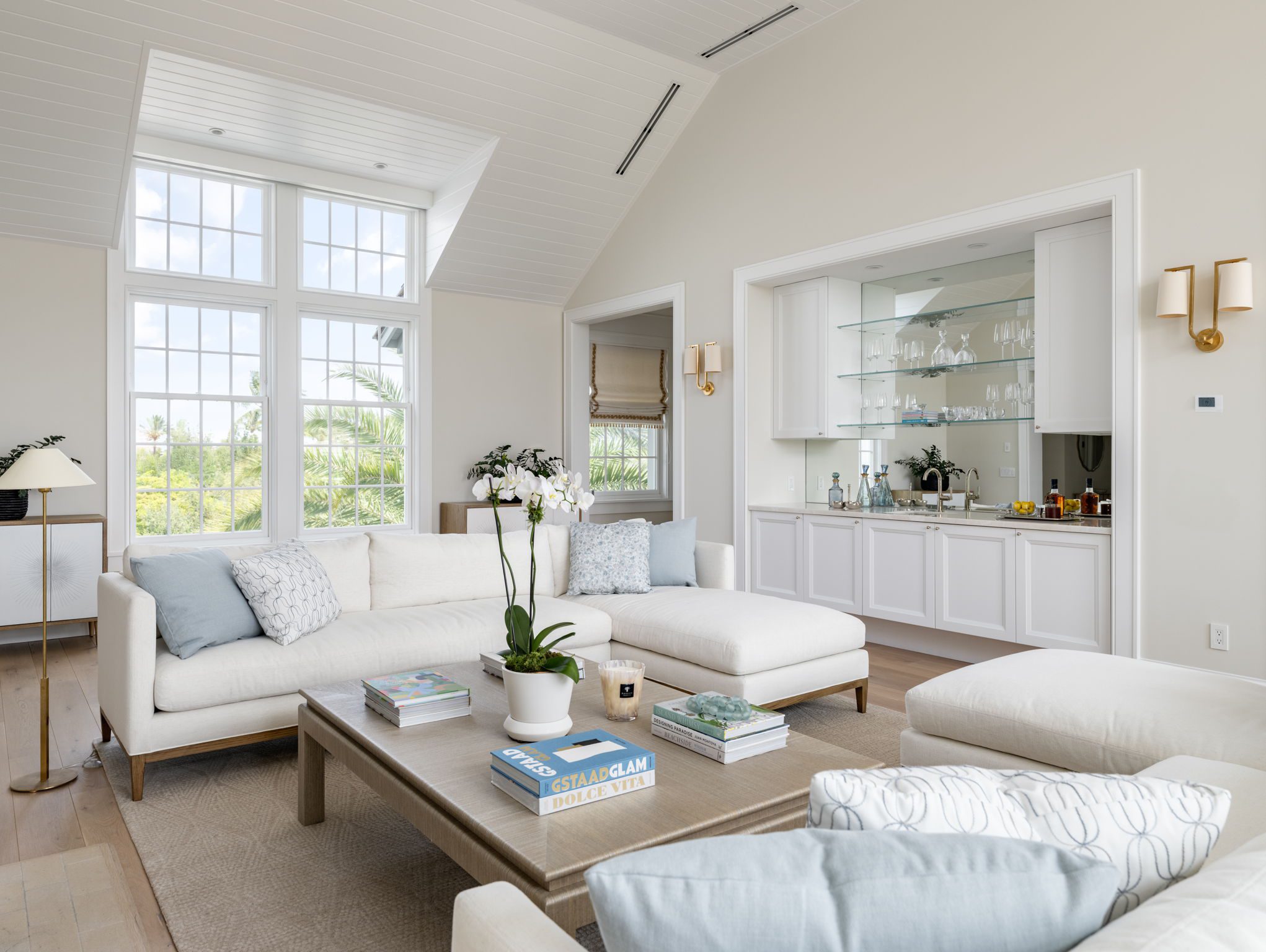 LIVING / DINING ROOM