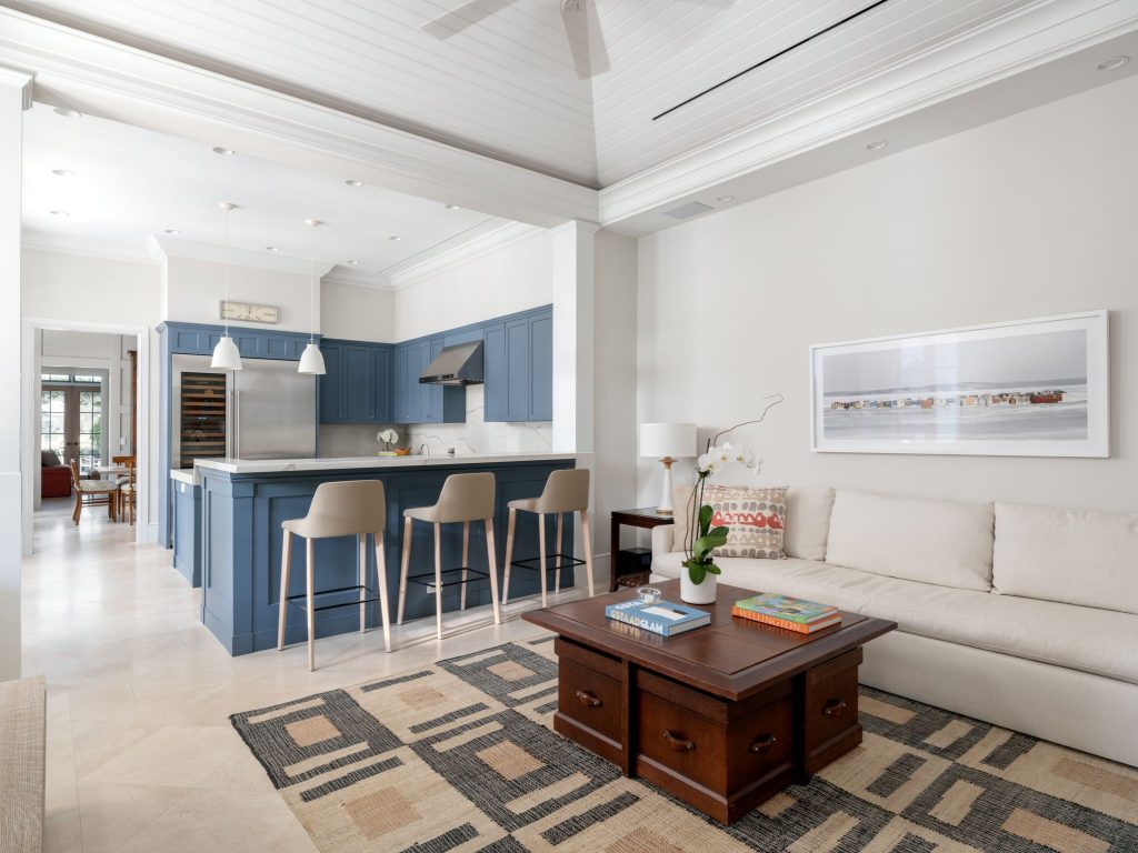 KITCHEN & FAMILY ROOM